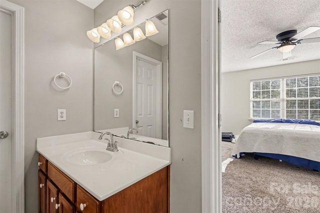 9423 Willow Tree Lane, Charlotte, NC 28277