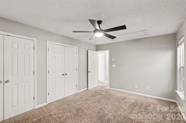 9423 Willow Tree Lane, Charlotte, NC 28277