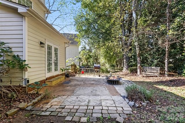 9423 Willow Tree Lane, Charlotte, NC 28277