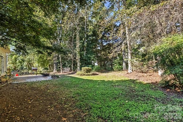 9423 Willow Tree Lane, Charlotte, NC 28277