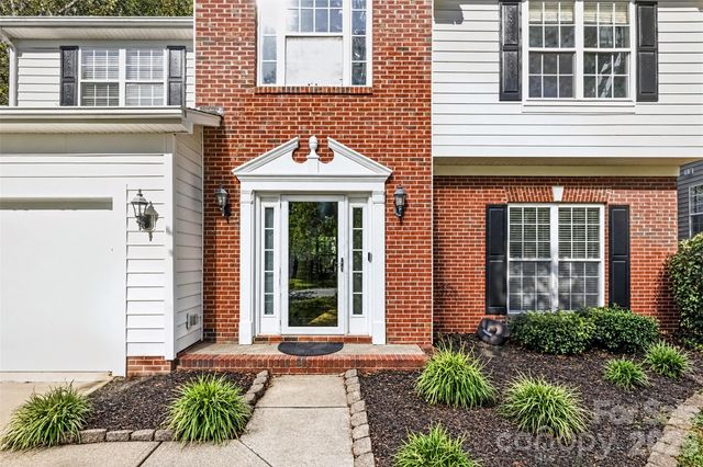 9423 Willow Tree Lane, Charlotte, NC 28277