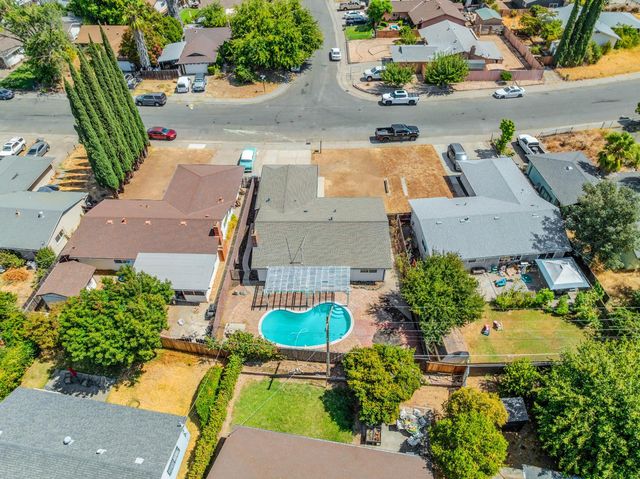 5913 Brett Dr, Sacramento, CA 95842
