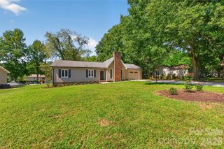 1711 Piney Road, Hickory, NC 28602