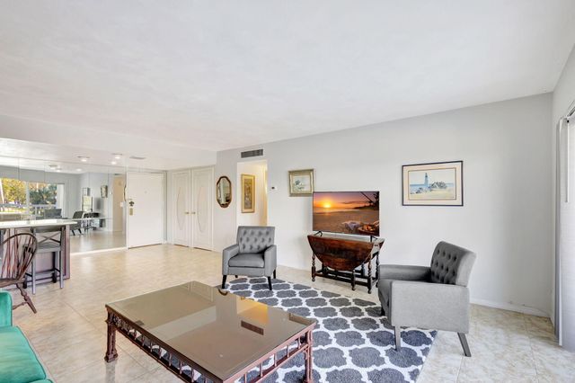 2600 N Flagler Drive 201, West Palm Beach, FL 33407