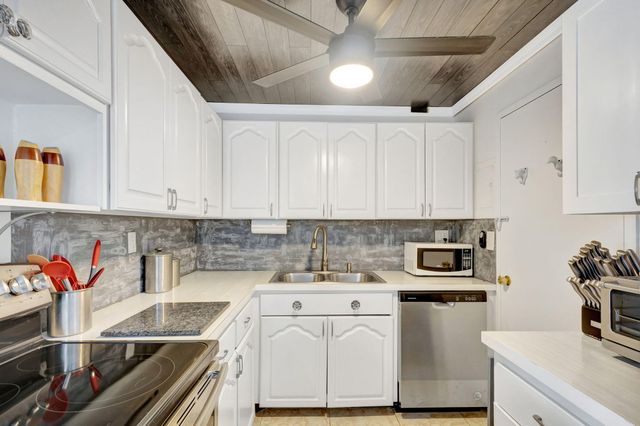 2600 N Flagler Drive 201, West Palm Beach, FL 33407