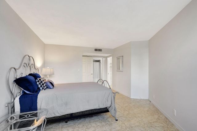 2600 N Flagler Drive 201, West Palm Beach, FL 33407