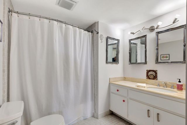 2600 N Flagler Drive 201, West Palm Beach, FL 33407