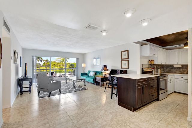 2600 N Flagler Drive 201, West Palm Beach, FL 33407