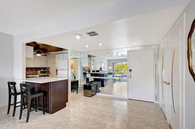 2600 N Flagler Drive 201, West Palm Beach, FL 33407