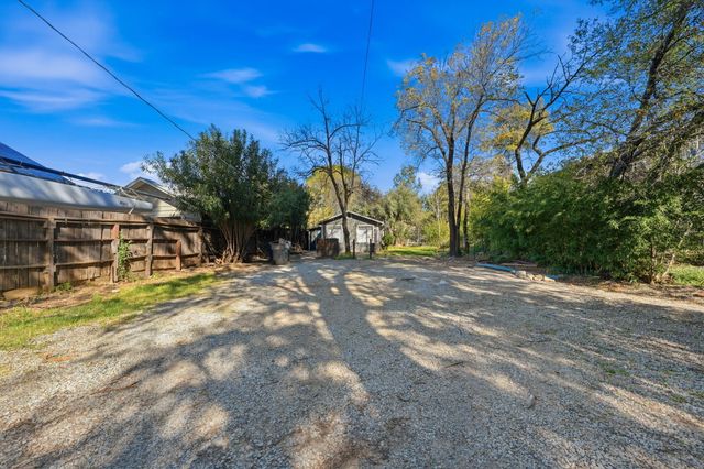 1377 Willis Street, Redding, CA 96001