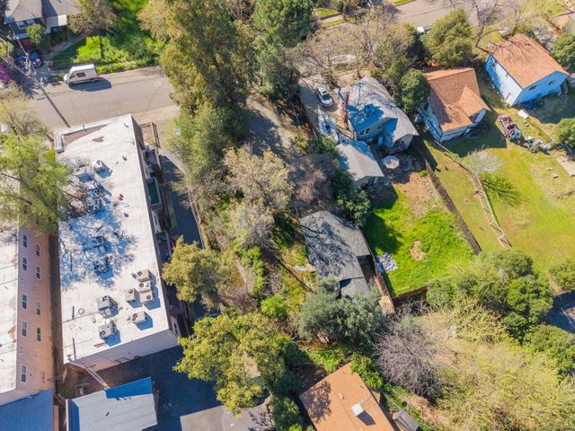 1377 Willis Street, Redding, CA 96001