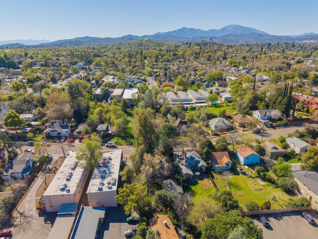 1377 Willis Street, Redding, CA 96001