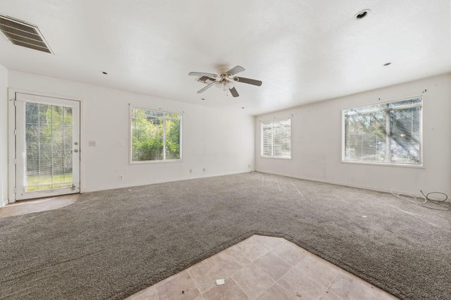 1377 Willis Street, Redding, CA 96001