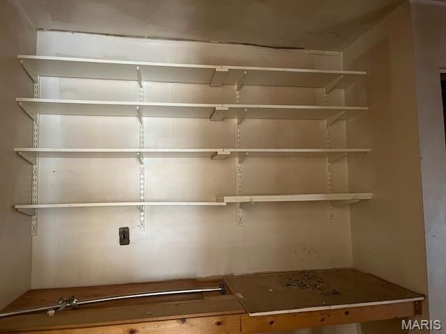 907 Oak Drive, Fenton, MO 63026