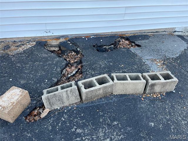 907 Oak Drive, Fenton, MO 63026