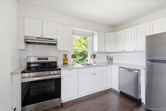 7 Kelly Street, Glen Cove, NY 11542