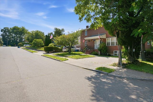 7 Kelly Street, Glen Cove, NY 11542