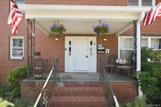 7 Kelly Street, Glen Cove, NY 11542