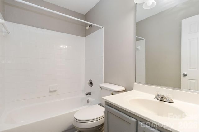 2721 Fairstone Avenue, Charlotte, NC 28269