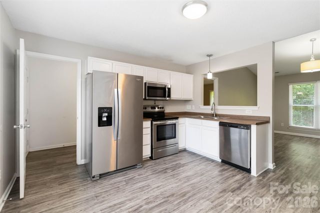 2721 Fairstone Avenue, Charlotte, NC 28269