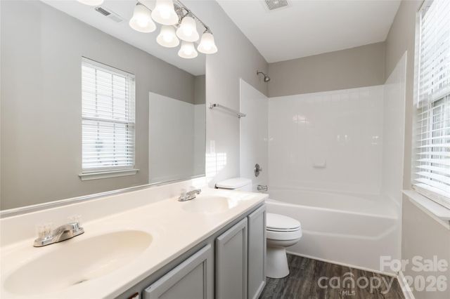 2721 Fairstone Avenue, Charlotte, NC 28269