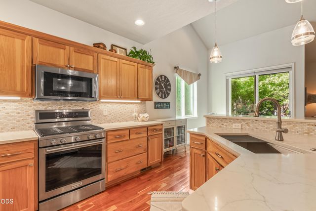 61131 Lodgepole Drive, Bend, OR 97702