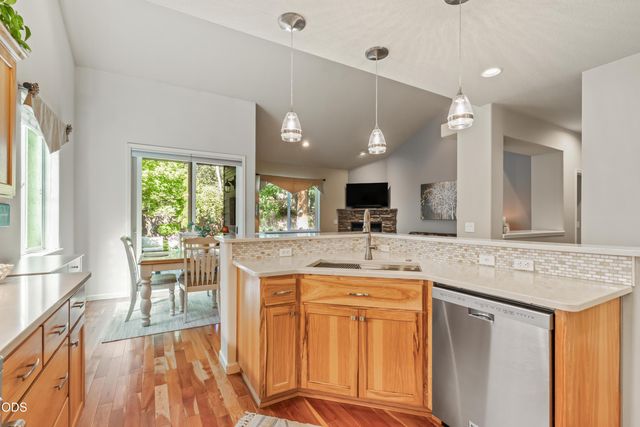 61131 Lodgepole Drive, Bend, OR 97702