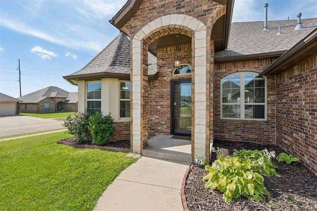 2916 Kingswood Drive, Norman, OK 73071