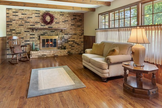 1131 Laureli Circle, Naperville, IL 60540
