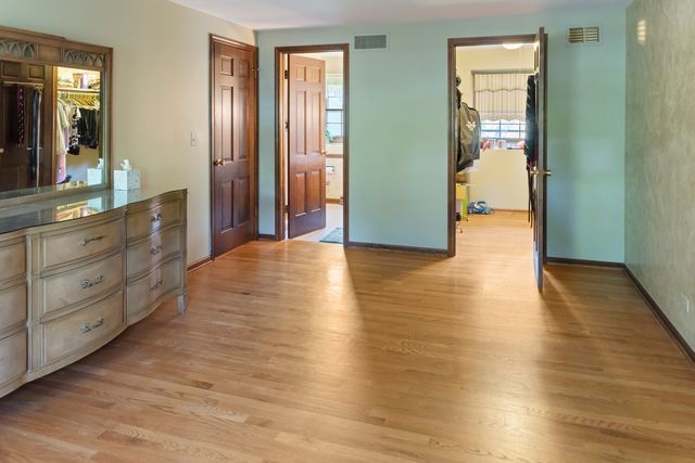 1131 Laureli Circle, Naperville, IL 60540