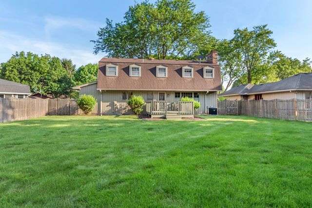 1131 Laureli Circle, Naperville, IL 60540