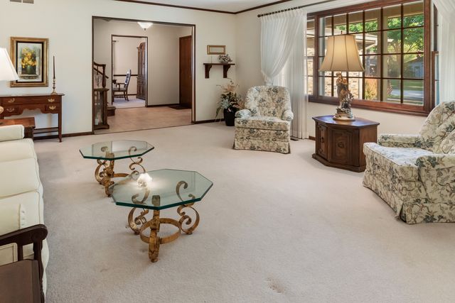 1131 Laureli Circle, Naperville, IL 60540