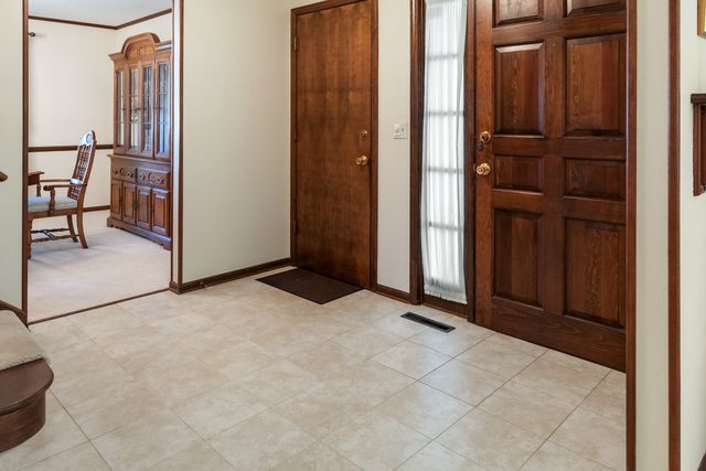 1131 Laureli Circle, Naperville, IL 60540