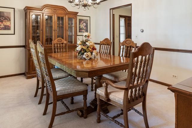 1131 Laureli Circle, Naperville, IL 60540