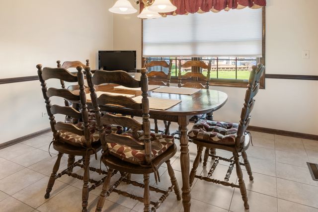 1131 Laureli Circle, Naperville, IL 60540
