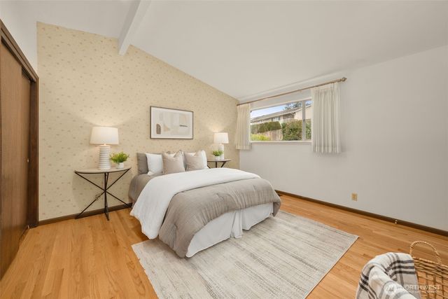 4360 Somerset Boulevard SE, Bellevue, WA 98006