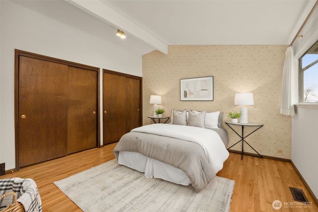 4360 Somerset Boulevard SE, Bellevue, WA 98006