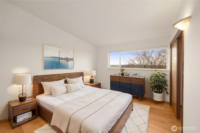 4360 Somerset Boulevard SE, Bellevue, WA 98006