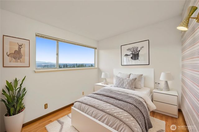 4360 Somerset Boulevard SE, Bellevue, WA 98006