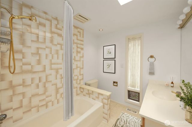 4360 Somerset Boulevard SE, Bellevue, WA 98006