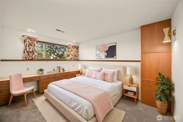 4360 Somerset Boulevard SE, Bellevue, WA 98006