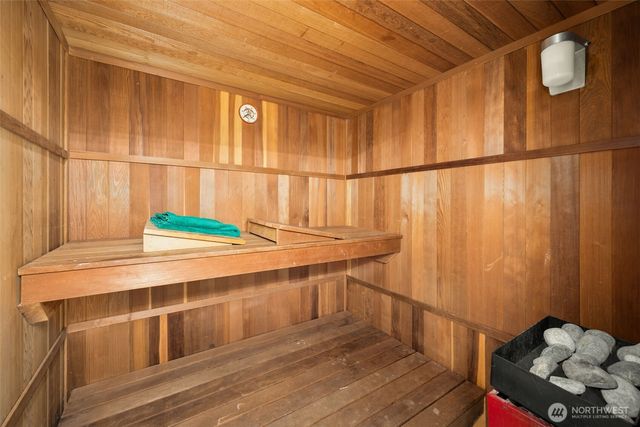 4360 Somerset Boulevard SE, Bellevue, WA 98006