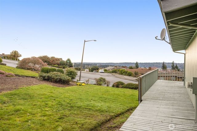 4360 Somerset Boulevard SE, Bellevue, WA 98006