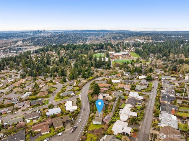 4360 Somerset Boulevard SE, Bellevue, WA 98006