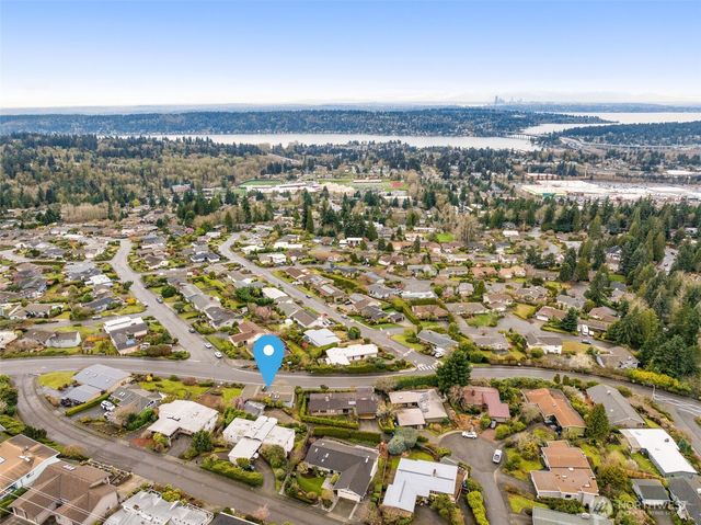 4360 Somerset Boulevard SE, Bellevue, WA 98006