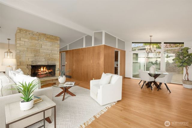 4360 Somerset Boulevard SE, Bellevue, WA 98006