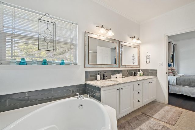 415 Angel Fire RD, Dripping Springs, TX 78620