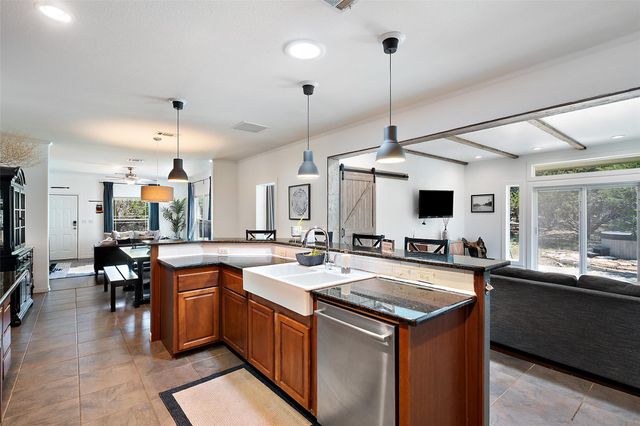 415 Angel Fire RD, Dripping Springs, TX 78620
