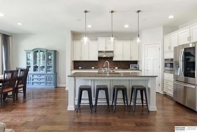1006 S 197th Circle, Elkhorn, NE 68022