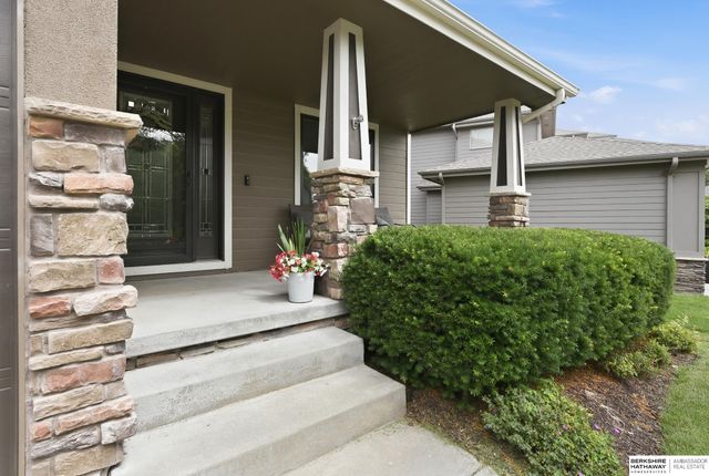 1006 S 197th Circle, Elkhorn, NE 68022